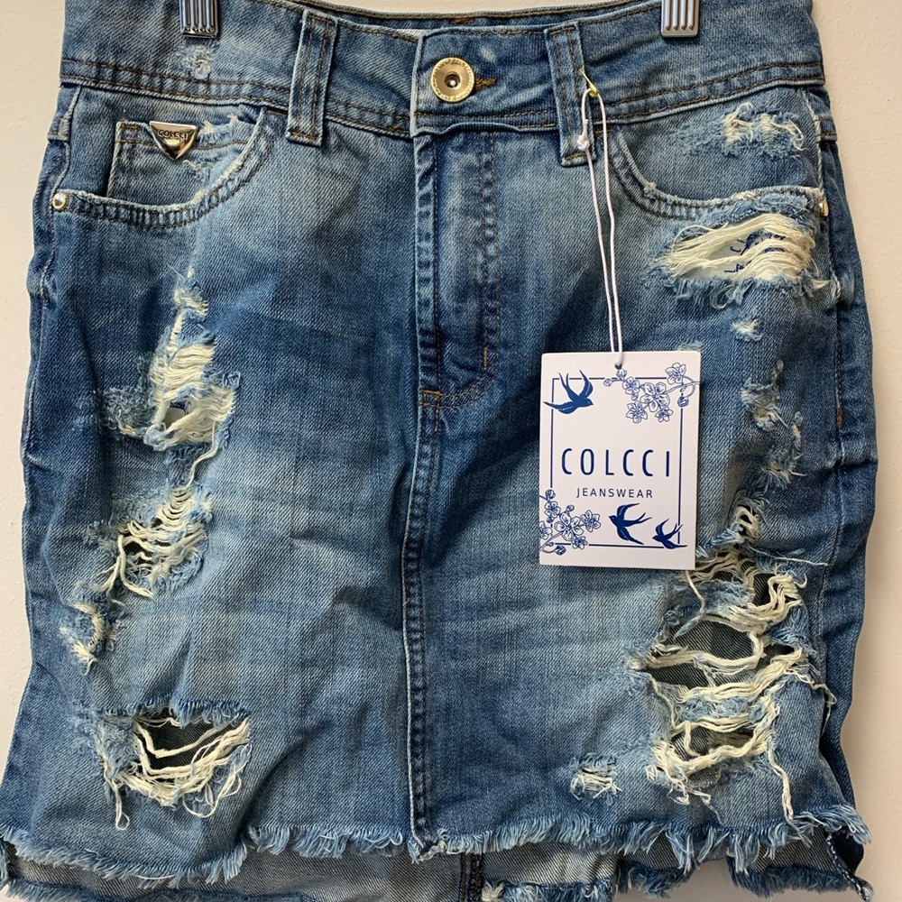 Distressed denim skirt!!